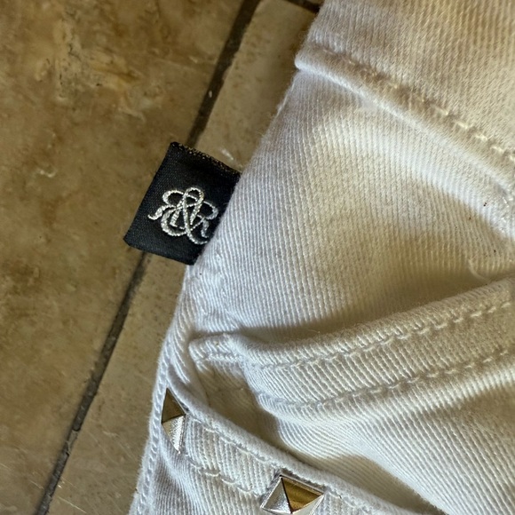 Rock & Republic ladies white jeans with silver embezzlement exc Cond SIZE 8 - Picture 6 of 15